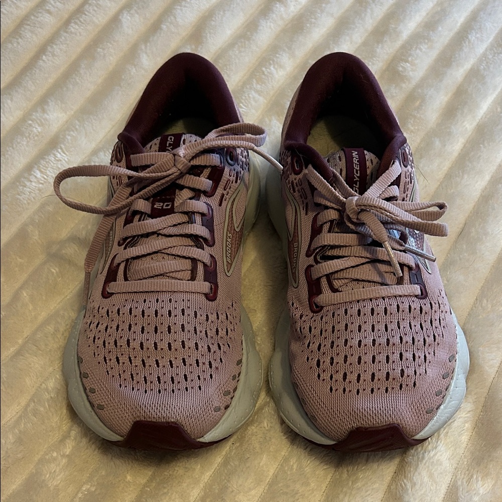 Brooks Women's Athletic Shoes in Lavender and Maroon